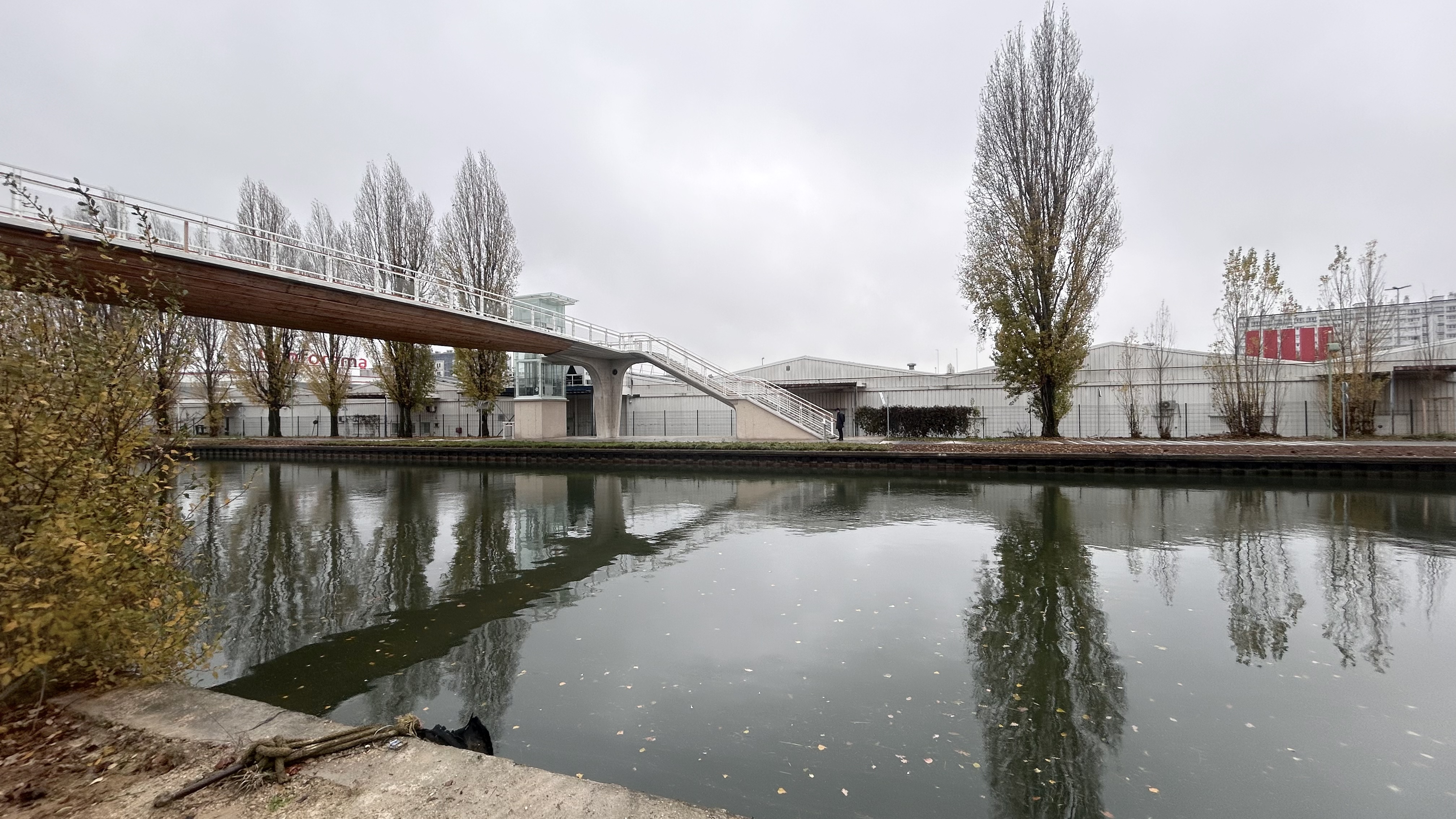 img_0160.jpeg les bains de la renaissance paris architecture belleville 