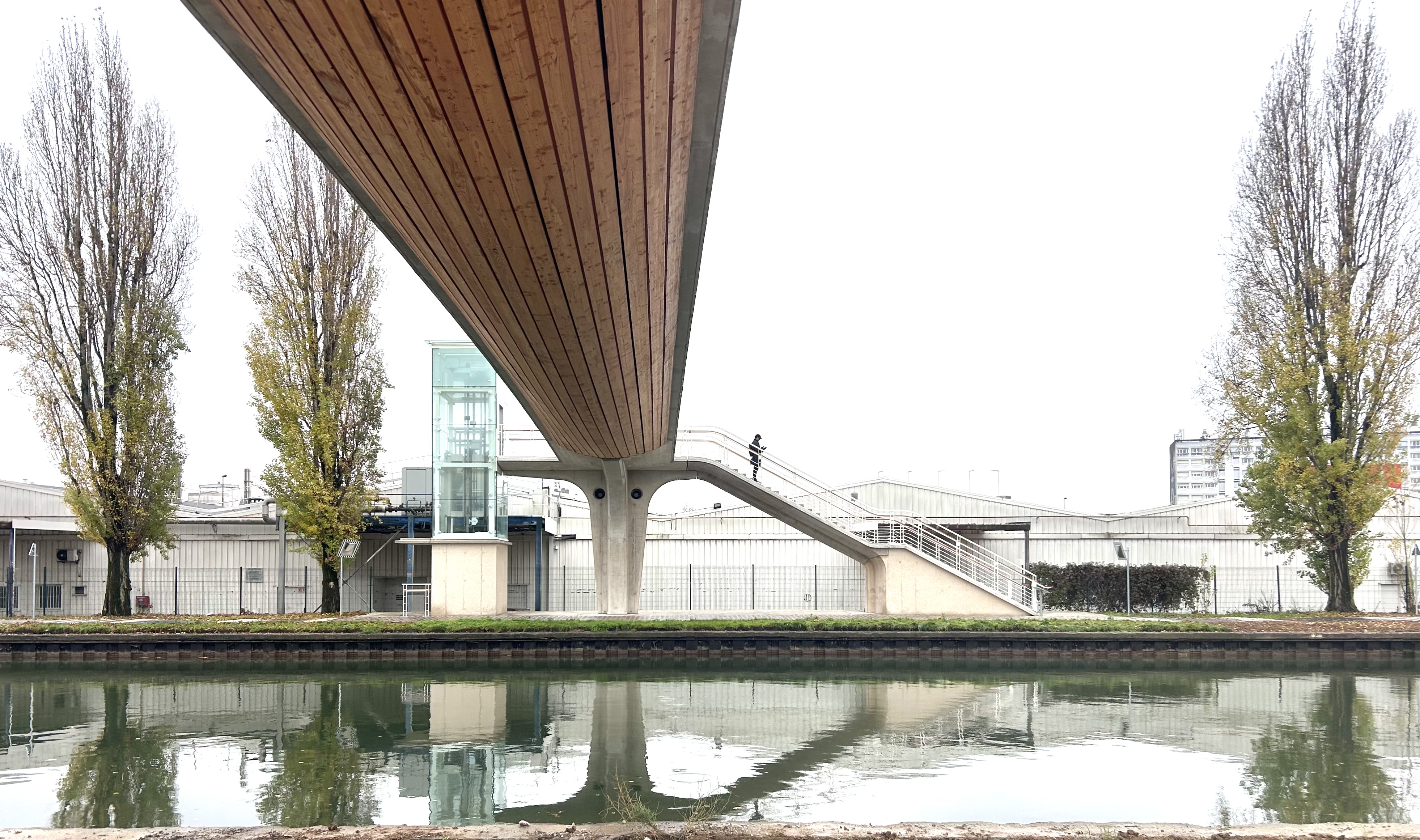 img_0155.jpeg les bains de la renaissance paris architecture belleville 