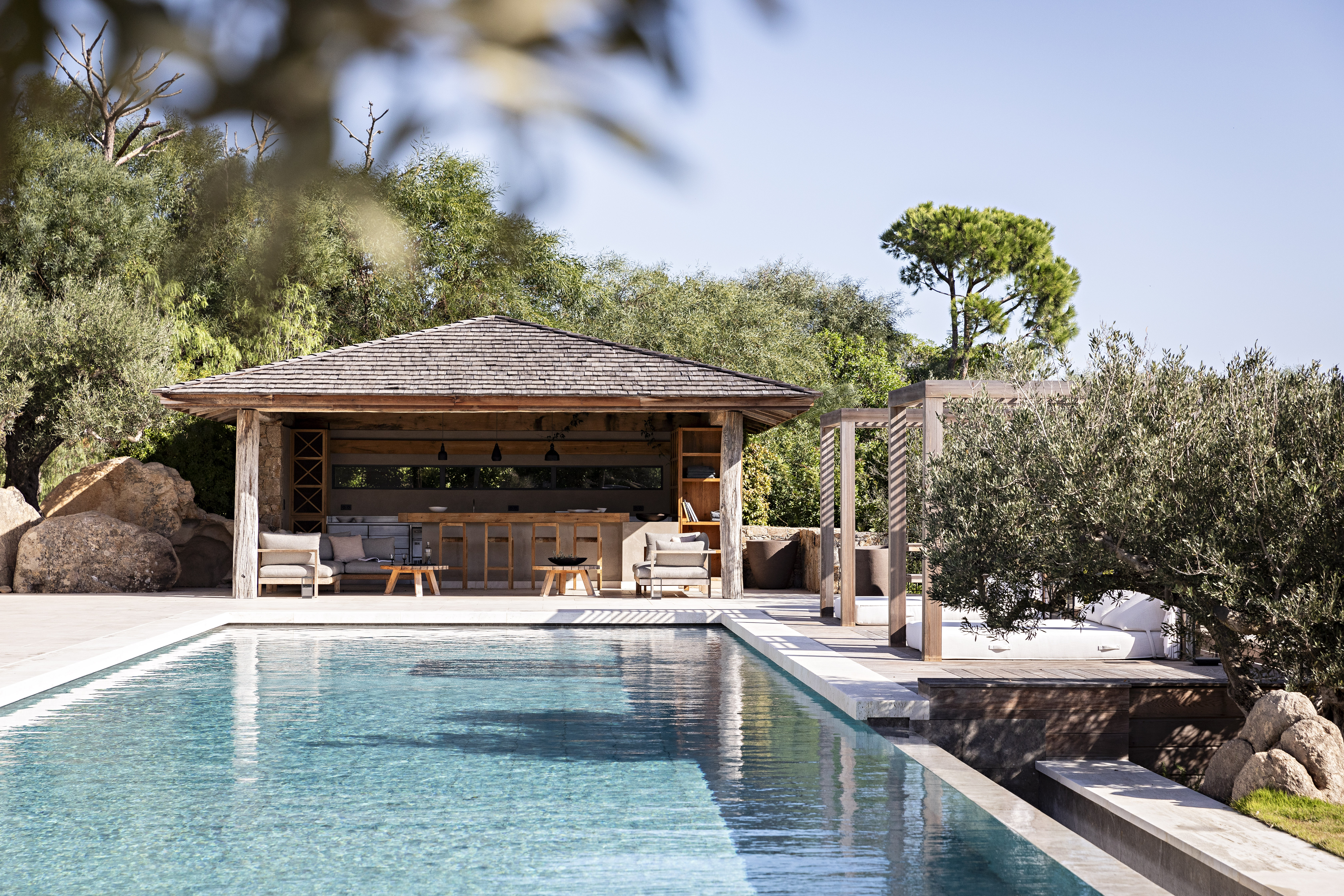 villa-sperone-bonifacio-corse-oct-2023-yann-deret-8555.jpg les bains de la renaissance paris architecture belleville 