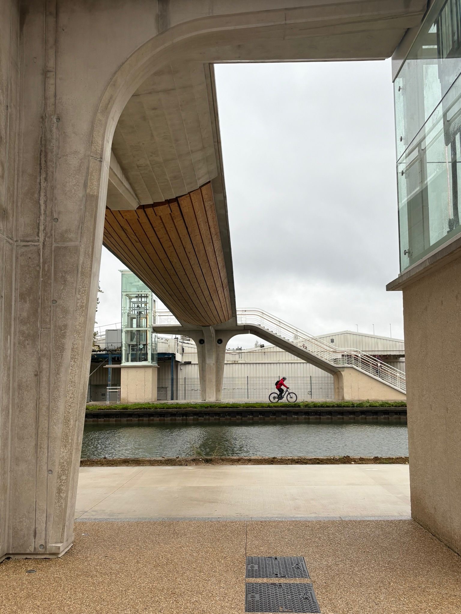 d450439b-6d26-4a49-84c0-d495e4d3f433.jpg les bains de la renaissance paris architecture belleville 